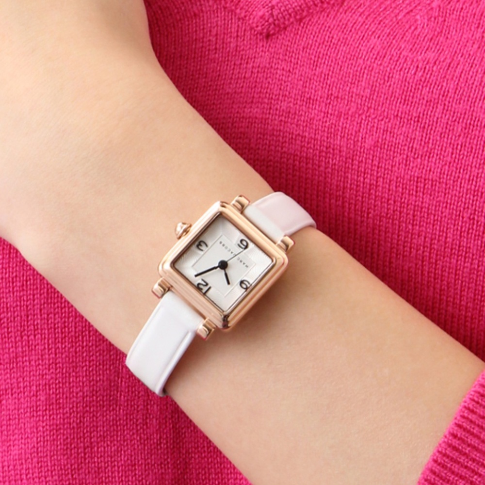 Marc Jacobs  'Vic' Leather watch MJ8678